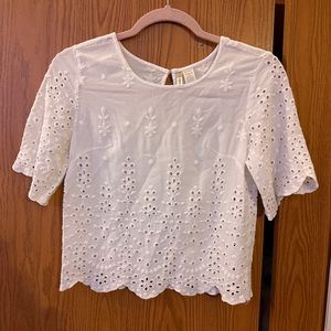 japna White scallop blouse
